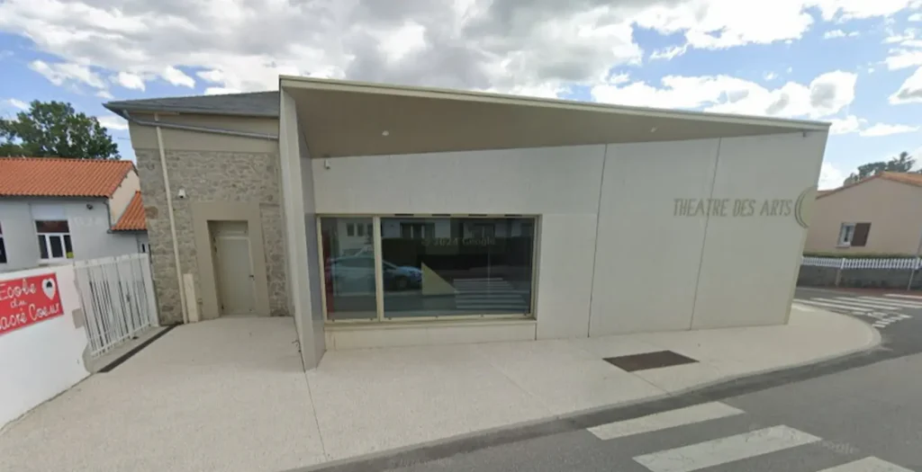 Rénovation du théâtre de la Génétouze par Fléconomie