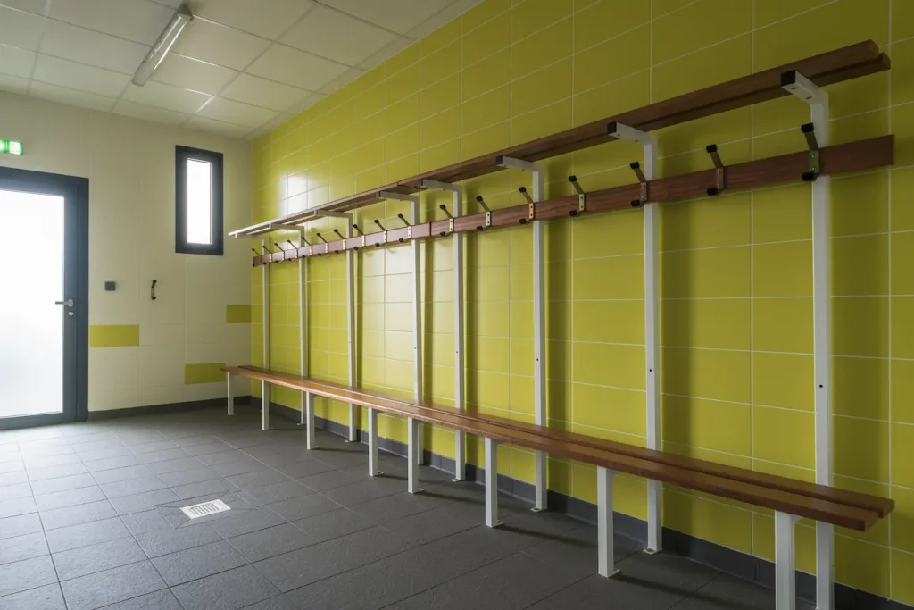 Construction d'un gymnase à Blain pour le collège St Laurent par fleconomie - vestiaires