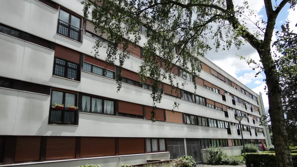 Rénovation énergétique de la résidence La Harlière à Nantes par FLéconomie, façade bâtiment